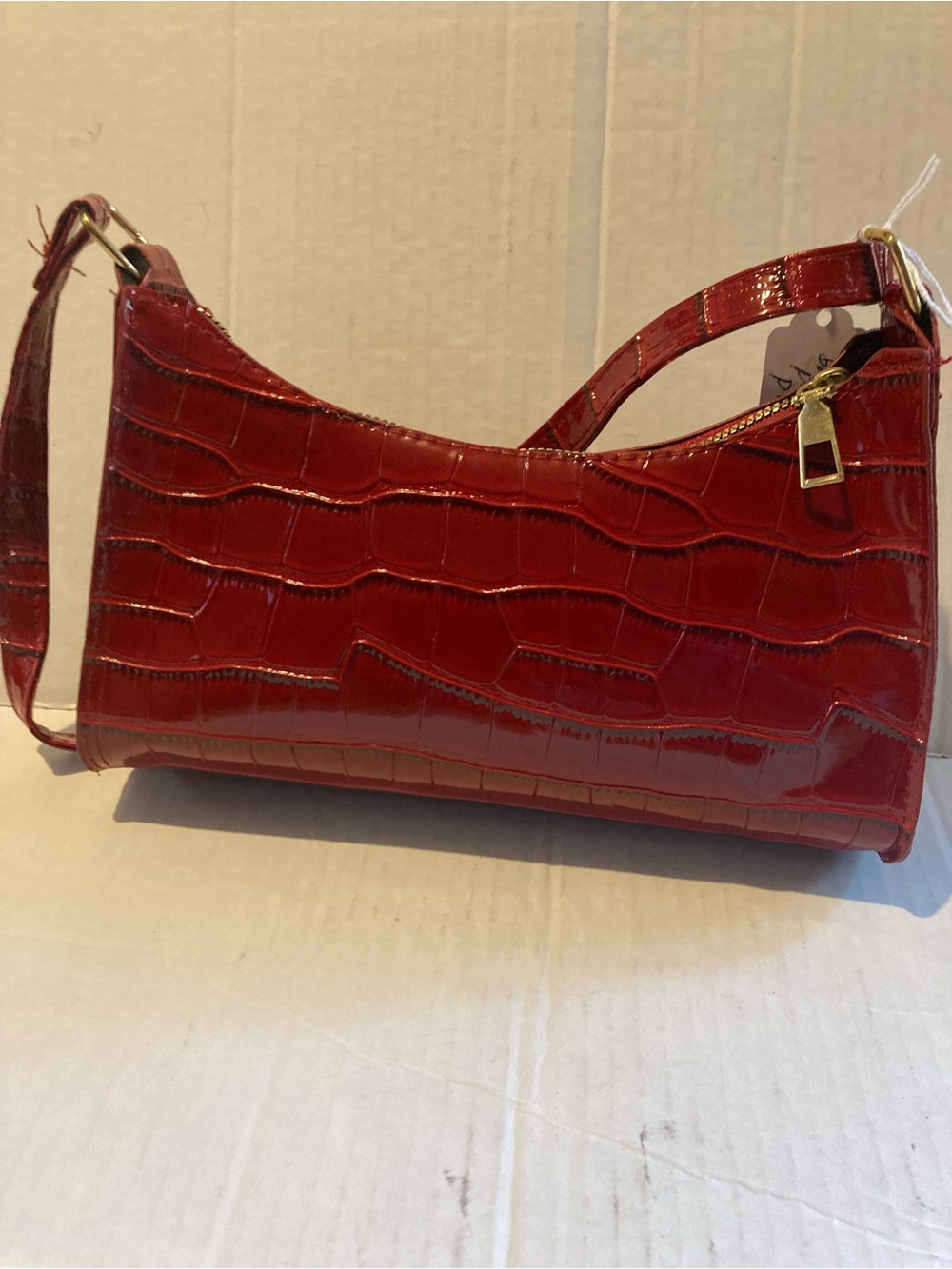Women’s Croc-Embossed Shoulder Bag in Deep Red